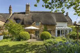 8 Dreamy Cotswolds Properties For Sale Cotswolds Cottage Luxury Cottage Cotswolds