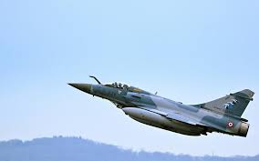 Guerre en Ukraine : la France fait pression sur la Grèce pour la livraison de chasseurs Mirage 2000-5 à Kiev