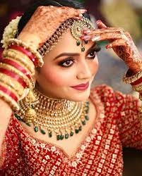 So Subhi Singh28 Wanted To Have A Very Natural Look On Her D Day With Brown Smokey Eyes And No Bridal Portrait Poses Bridal Portraits Bridal Photography Poses