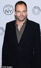 Jonny lee miller, 15 ноября 1972 • 48 лет. Freedomroo Jonny Lee Miller Steps Out After Ex Wife Angelina Jolie Visited His Brooklyn Apartment With Wine Australiannewsreview