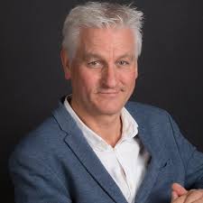 Amazon.com: Julian Dutton: books, biography, latest update