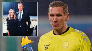 Robin olsen and his family were confronted in their home by an armed gang of masked burglars. Premier League Stopper Robin Olsen Bearing Up Well After Being Held At Knifepoint During Terrifying Attack On Everton Ace S Home Rt Sport News