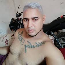 Eu posto coisa de solteiro, de casado, de ex e etc. Estou nem aí, gostei  estou postando. O importante é ser feliz e vocês que lutem na hora de fazer  a fofoca.