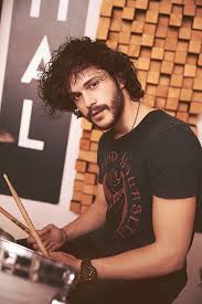 Başrollerini alperen duymaz, ali atay, funda eryiğit ve hafsanur sancaktutan'ın paylaştığı dizide, emre karayel, sinan tuzcu, şebnem dönmez, arif pişkin, sezer avcı, halil babür, yasemin yazıcı, erdem şanlı, yunus narin, ata nedim arman. Alperen Duymaz Tv Series Biography Turkish Drama