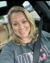 No one remembers me, no message no call..they forget me waiting for me to  check up first🥺. Please feel free to be friends with me. I'd love to have  caring, loving and