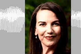 Julianne Holt's Instagram, Twitter & Facebook