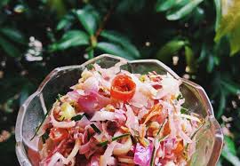 It uses a heapful of gula jawa palm sugar which gives its dark brown colour, tomato, spices and chili. Resep Masakan Sambal Matah Kecombrang Khas Bali Yang Bikin Ketagihan Masakantradisional Com