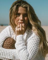 I love hard but idgaf even harder ✌️ SURF JEWELS: The Bold Faith ring RS  Initial ring (Holiday Staff pick) 🛒 link in bio & IG stories