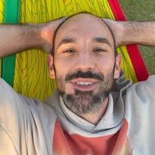 Alan Phipps's Instagram, Twitter & Facebook