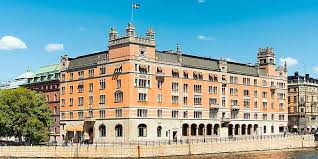 Det du bör göra är att skriva debattartiklar i din lokaltidning, posta på facebook, och göra vänner uppmärksamma på vad vänstern tar sig till. Nationell Samling Mot Hedersrelaterat Vald Och Fortryck Sveriges Kvinnolobby