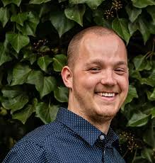 Hjælp til ophængning af gardin i Odense M