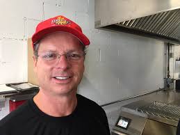 Propriétaire de sa chaîne de pizzerias à 18 ans!