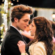Who Would Play Bella & Edward In a Modern 'Twilight' Reboot?