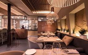 Restaurant Gastronomique Cote Cour Aix En Provence Par Red Banana Studio Designers D Design Interieur Restaurant Banquette Restaurant Decoration De Cafe