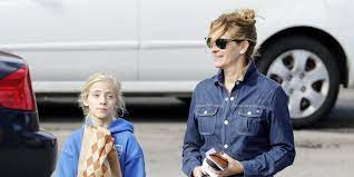 Julia roberts' daughter hazel patricia during julia roberts sighting in midtown. The Untold Truth Of Julia Roberts Daughter Hazel Moder