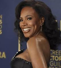 Linda Malcom's Instagram, Twitter & Facebook