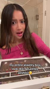 Exploring My Kendra Scott Collection