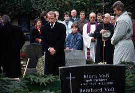 Jest bardzo pogodnym i ciepłym dzieckiem, ciekawym wszystkiego co go otacza. Gone Too Soon Diese 10 Fussballstars Verstarben Wahrend Ihrer Karriere Ligalive