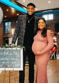 Their younger brother —kostas — is a forward with the lakers. Giannis Antetokounmpo Height Weight Family Girlfriend Biography