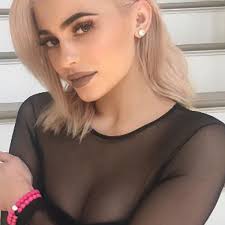 Las celebridades y la moda, en contra del cáncer de mama