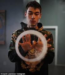 A very cool vape trick that has grown immensely popular with the growth of vaping is known as the vape tornado. Vape God Creates Unbelievable Shapes From E Vapor Daily Mail Online