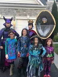 Posted on may 13, 2019may 12, 2019. Family Disney Descendants Costumes Lola Lambchops