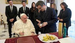 Bolaños equipara el papado de Francisco con el Gobierno de Sánchez, dos  personas "buenas"