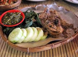 Bawang merah dikombinasi juga menu ini. Lombok Idjo Tawarkan Menu Ayam Goreng Enak Lezat Dan Pedas Pemerintah Kota Surakarta