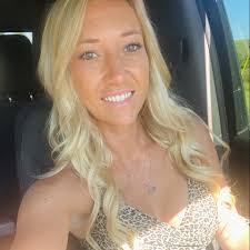 Cassandra Henderson's Instagram, Twitter & Facebook