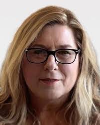 Deidre Davidson's Instagram, Twitter & Facebook