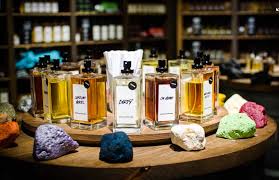 Well you're in luck, because here they come. Top 4 Perfume Bottle Suppliers In Malaysia Roetell