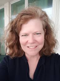 Leslie Shields's Instagram, Twitter & Facebook