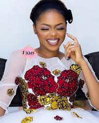 Kollins feat chidinma titre : Chidinma Holy Lyrics Afrikalyrics