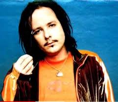 Jonathan Davis looks like metal Ted Cruz.