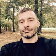 Stephen Longwell's Instagram, Twitter & Facebook