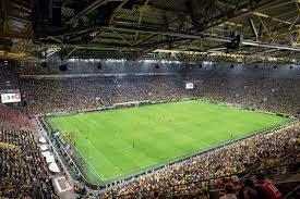 Weitere ideen zu stadion, bundesliga, bvb. Zumtobel Group Beleuchtet Heimspielstatte Von Borussia Dortmund On Light Licht Im Netz