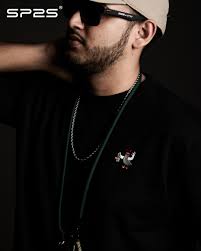 Carry it. Wear it. Own it. 🔥 Style