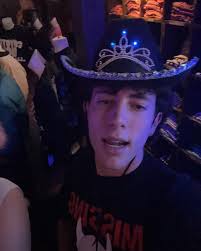 Tommy Blake (@tommyxblake) • Instagram photos and videos