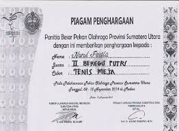 Service yang baik dan benar sesuai aturan tenis meja indonesia.kami peragaan yang benar dan yang salah. Prestasi Mahasiswa