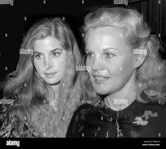 Carol Della's Instagram, Twitter & Facebook