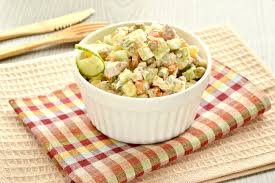 Оливье́ — популярный в ссср и современной россии праздничный салат. Pyat Receptov Olive Na Novogodnij Stol Sevastopol Fm 102 0 Fm Onlajn Radio Online Radio