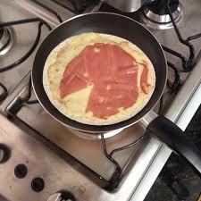 A Pizza De Frigideira E O Novo Misto Quente Misto Quente Pizza Frigideira