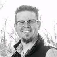 Debi Stark's Instagram, Twitter & Facebook