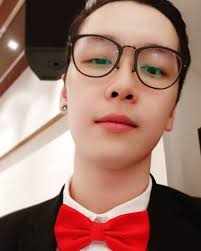 It's been awhile since my last suite up. I'm very glad that I won my  company annual dinner as best male outfit tonight. I did the most crazy  catwalk ever I have