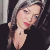 Danielle Groetzinger's Instagram, Twitter & Facebook