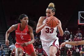Chelsea dungee (cherokee) paced the razorbacks with 25. Wholehogsports Razorbacks Go Ot To Defeat Cougars