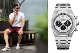 Bayern's forward shared the good news with his 9.2 million followers on instagram and captioned the image: Watches Of Famous Footballers Robert Lewandowski Rl9 Ch24 Pl