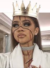 This makeup design has white rose decals and pearls, the rest is painted with white and gold. 30 Newest Halloween Makeup Ideas To Complete Your Look Epic Halloween Costumes Cute Halloween Makeup Halloween Costumes Makeup