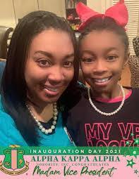 Kandis Moore's Instagram, Twitter & Facebook