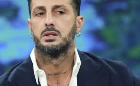 Il famosissimo 're dei paparazzi' fabrizio corona, ora detenuto nel carcere di opera, nasce il 29 marzo. Fabrizio Corona Deve Tornare In Carcere Lo Sfogo Dell Avvocato L Ex Re Dei Paparazzi Minaccia Il Suicidio Il Tempo